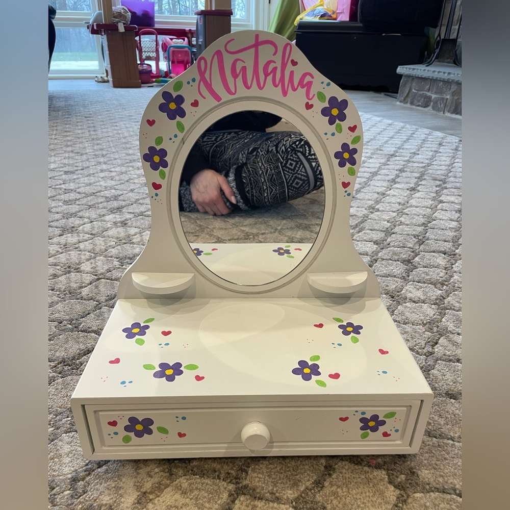 Brand New Kid Kraft White Tabletop Vanity